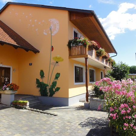 Apartment Elena Gedersdorf Екстериор снимка