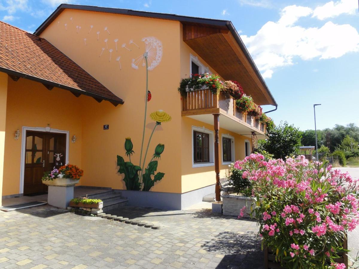 Apartment Elena Gedersdorf Екстериор снимка